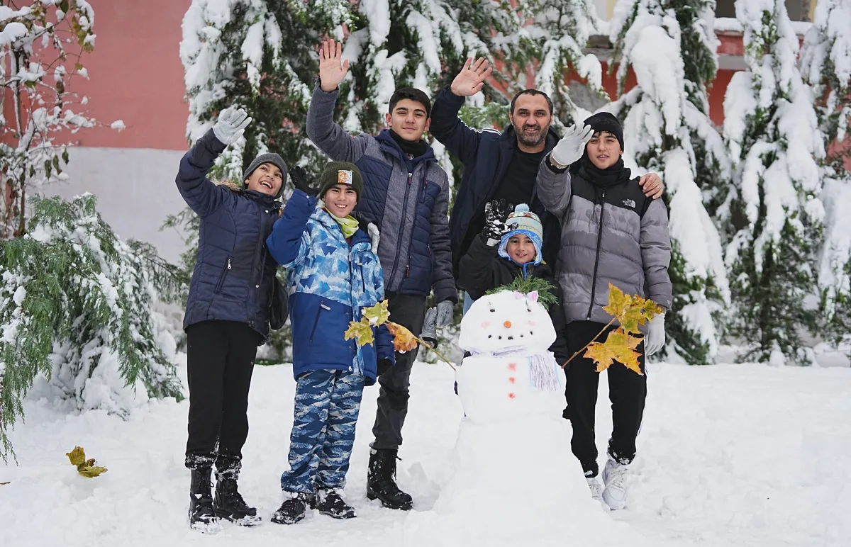 Çocuklar kar tatilinin tadını çıkarıyor