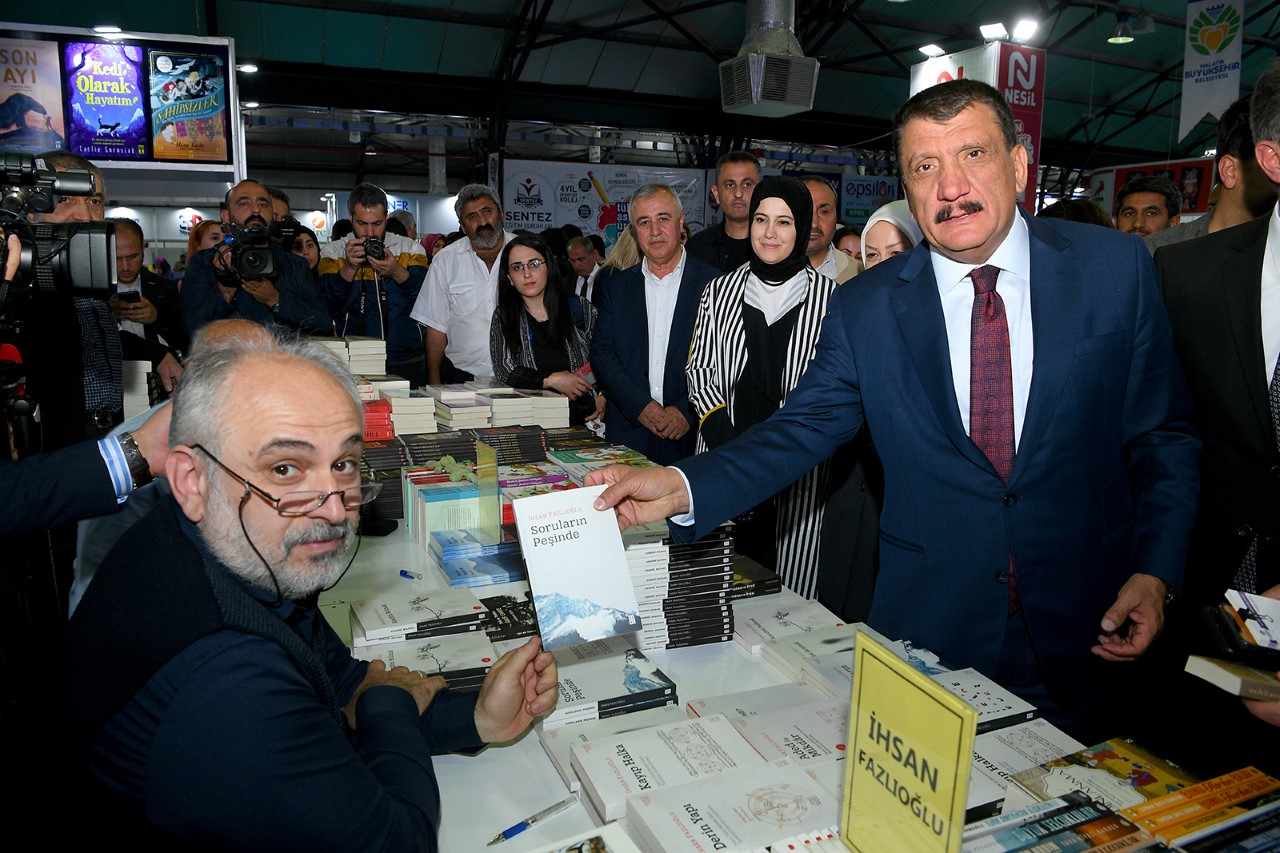 9.Malatya Anadolu Kitap ve Kültür Fuarı İki Yıl Aradan Sonra Kitapseverlerle Buluştu