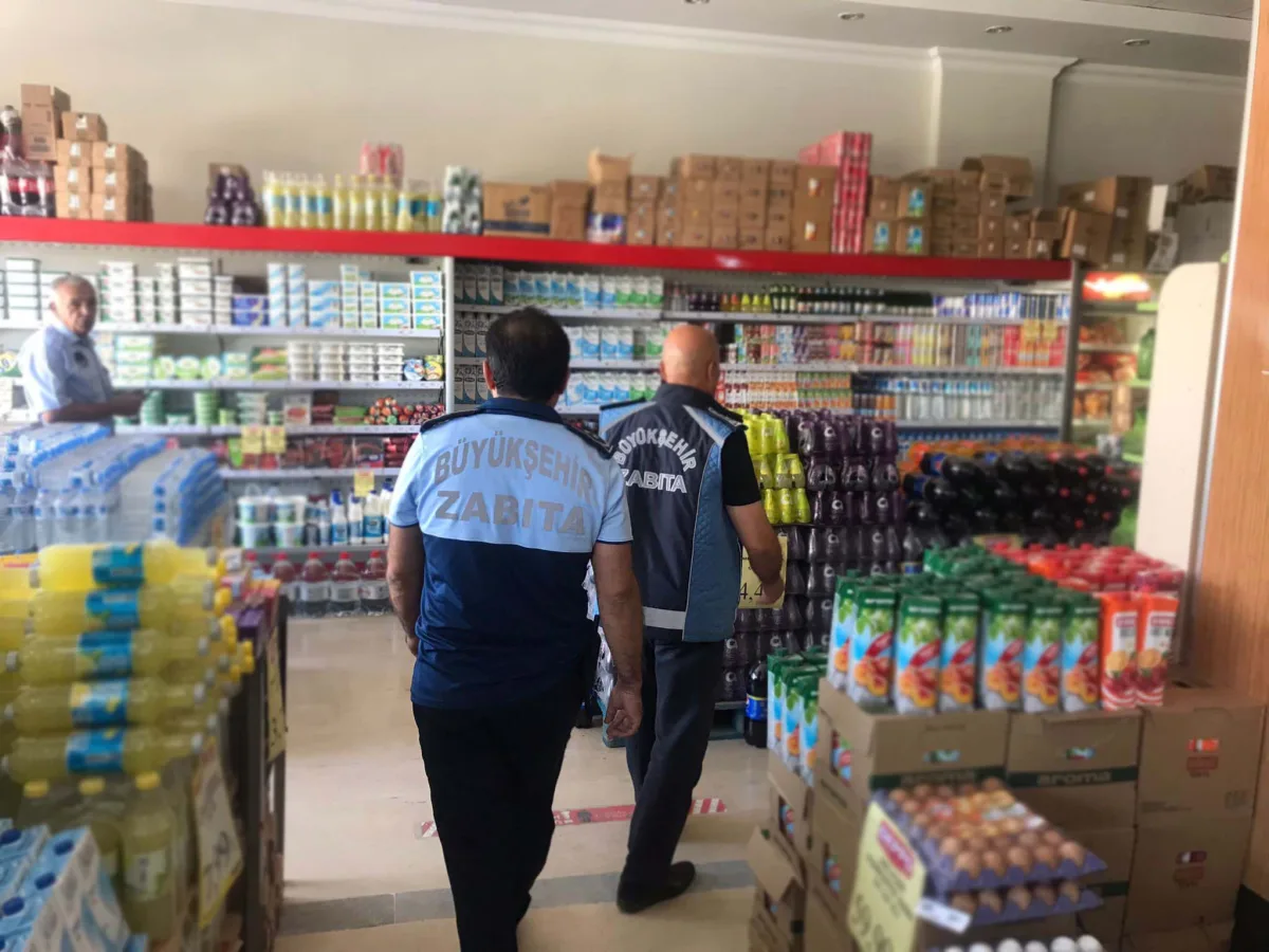 Büyükşehir Zabıta Ekiplerinden Market Denetimi
