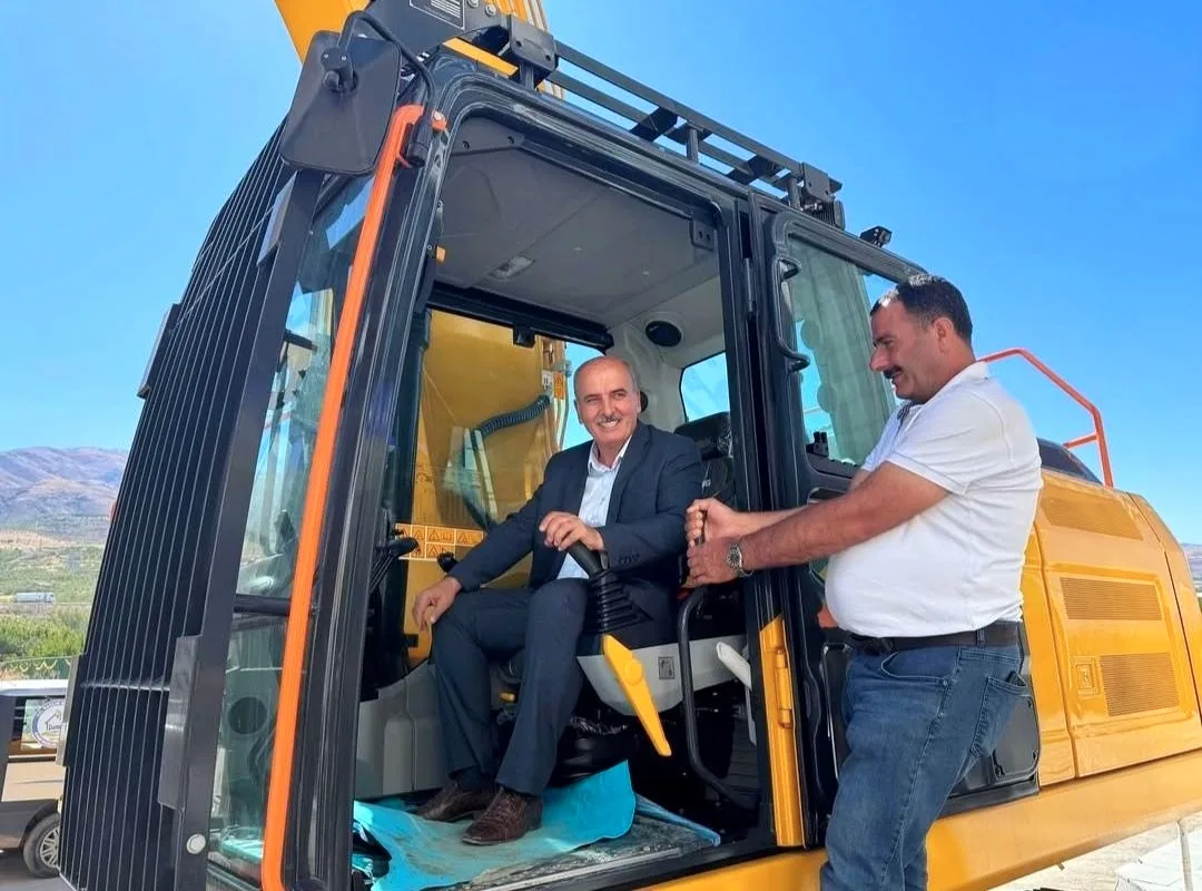 Kale Belediyesi Araç Filosuna Yeni Ekskavatör Kazandırıldı
